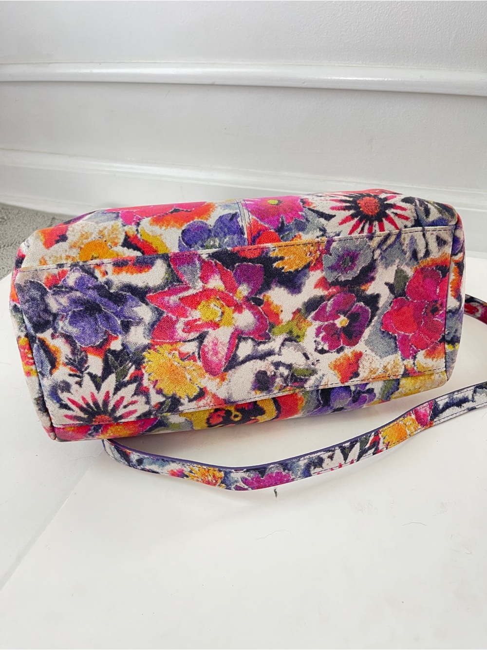 HOBO INTERNATIONAL Sheila Medium POPPY FLORAL Dust Bag - Picture 6 of 8